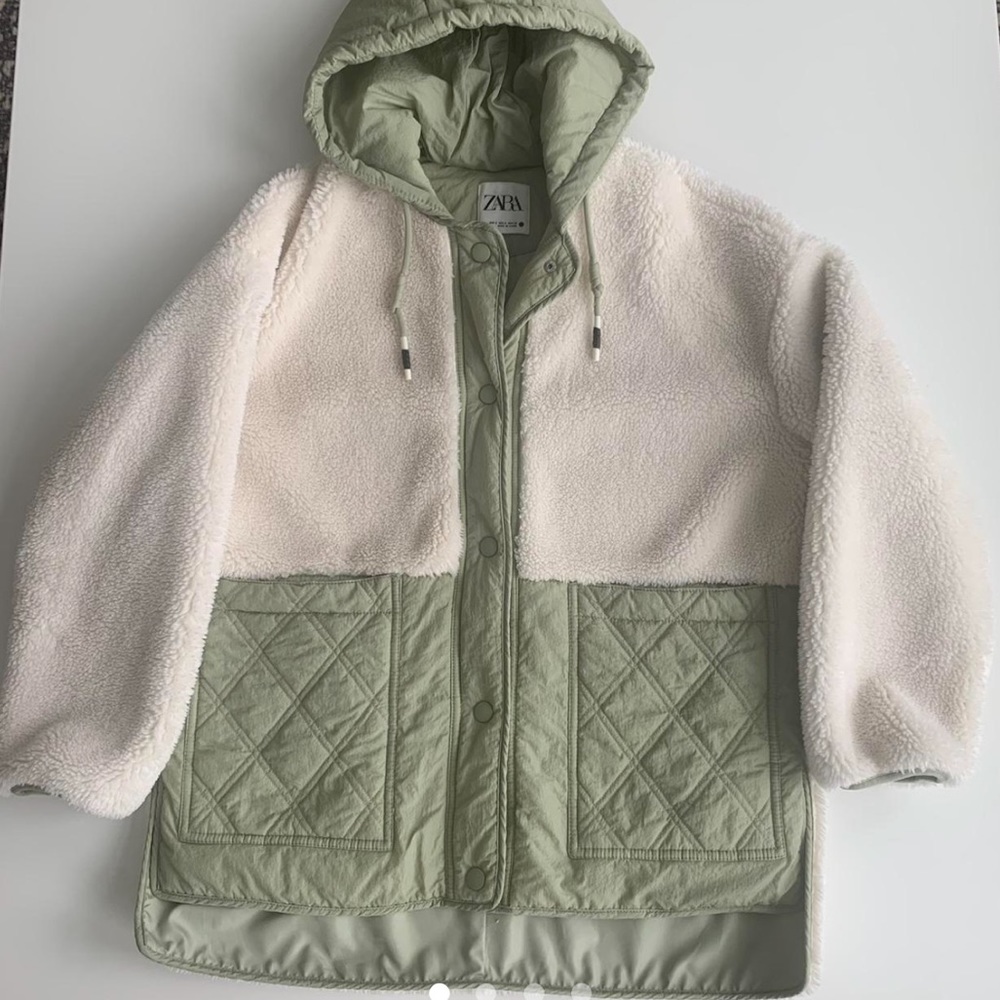 Zara Padded Faux Shearling Jacket white and sage
zara teddy oversized sage white